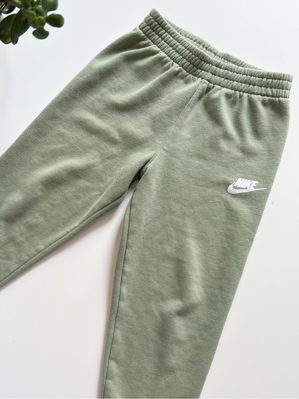 Nike Sage Green Jogger Sweatpants | Kids 6-7
